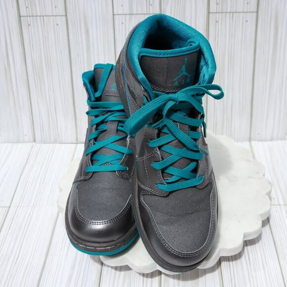 Nike Air Jordan 1 Mid Dark Metallic Grey And Teal 555112-027 Size 6.5Y - Picture 2 of 9